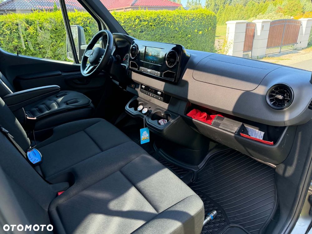 Mercedes-Benz Sprinter - 9