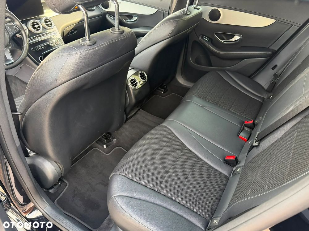 Mercedes-Benz GLC 250 d 4Matic 9G-TRONIC - 22