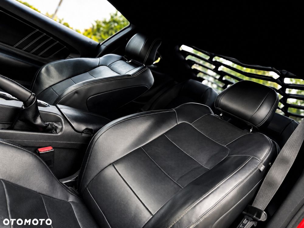 Ford Mustang - 12