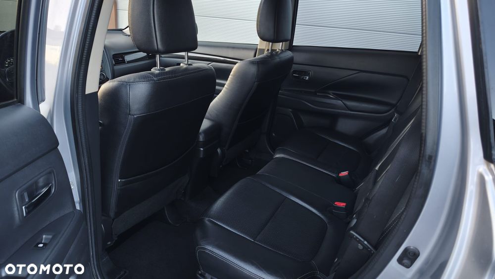Mitsubishi Outlander - 14