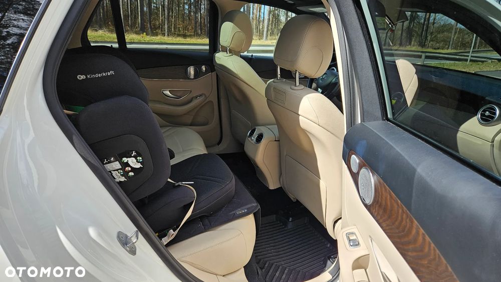 Mercedes-Benz GLC 300 4Matic 9G-TRONIC - 15