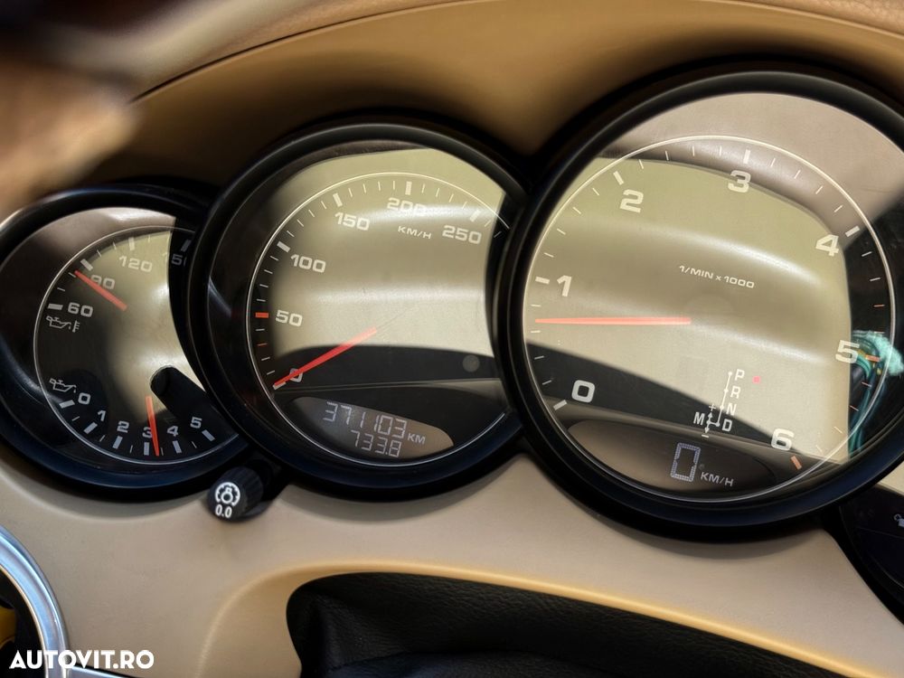 Porsche Cayenne - 29