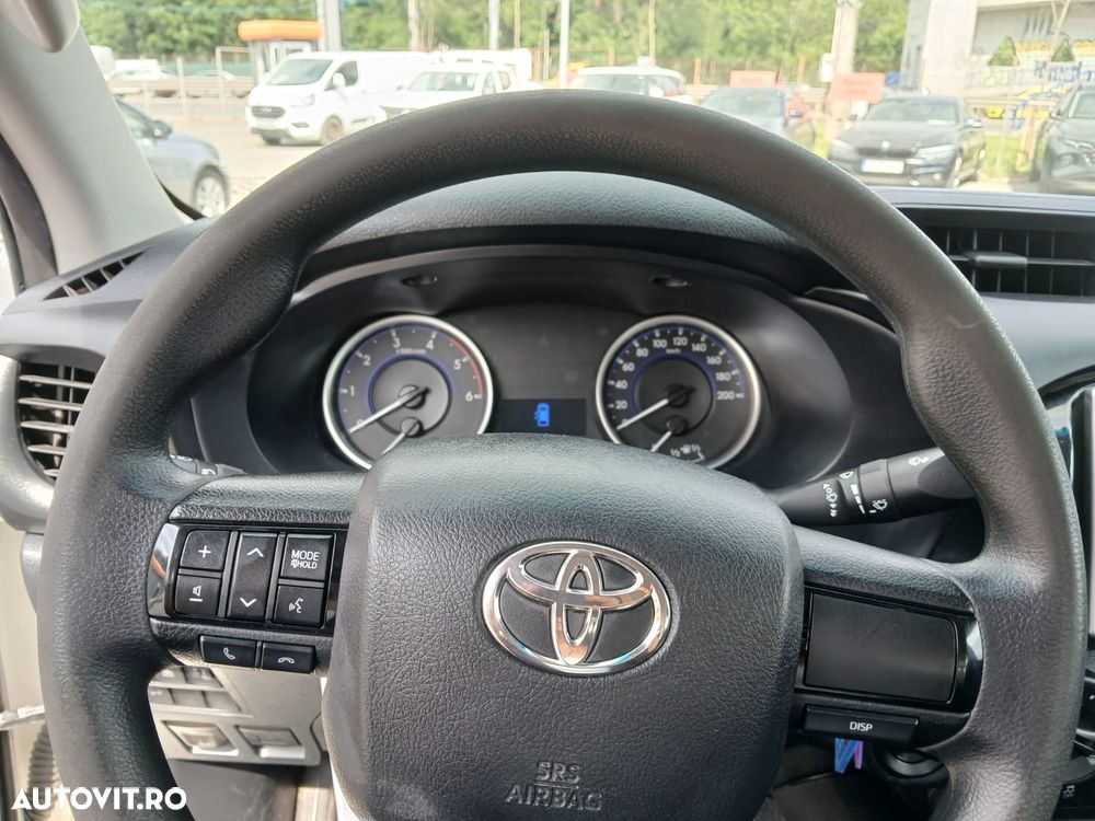 Toyota Hilux 4x4 Double Cab M/T Comfort - 9
