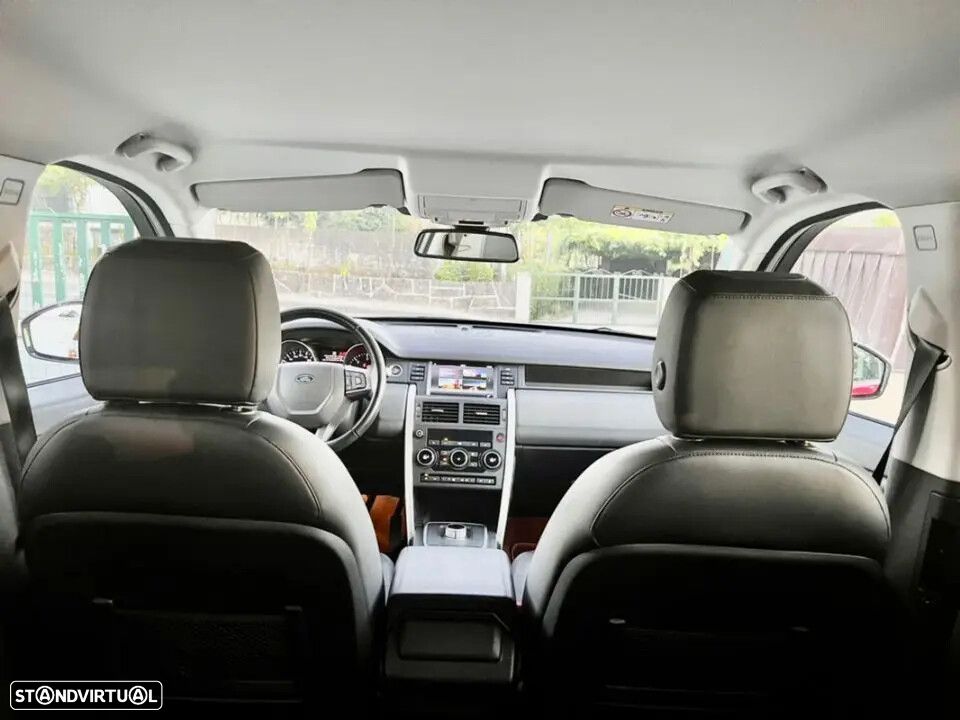 Land Rover Discovery Sport - 11