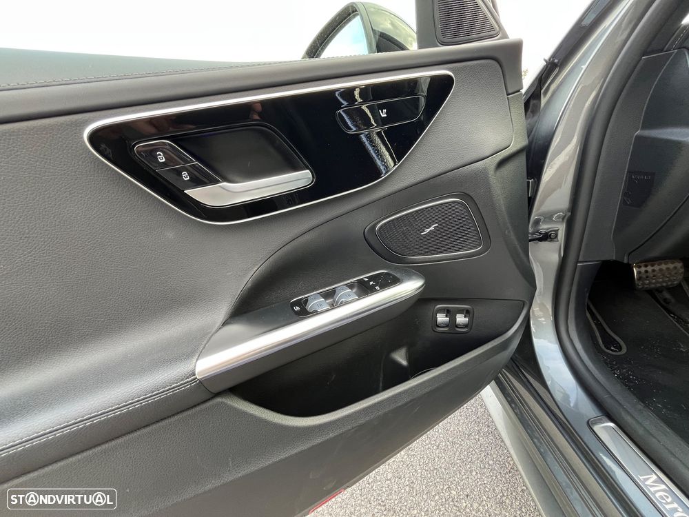 Mercedes-Benz C 300 e T 9G-TRONIC AMG Line - 13