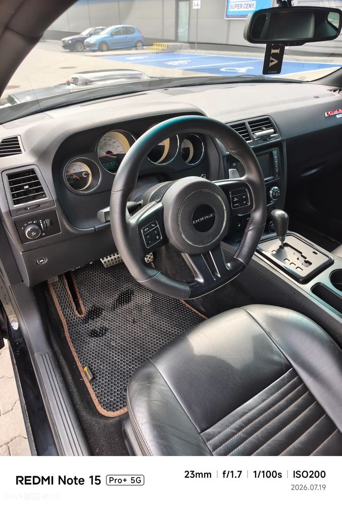 Dodge Challenger - 18