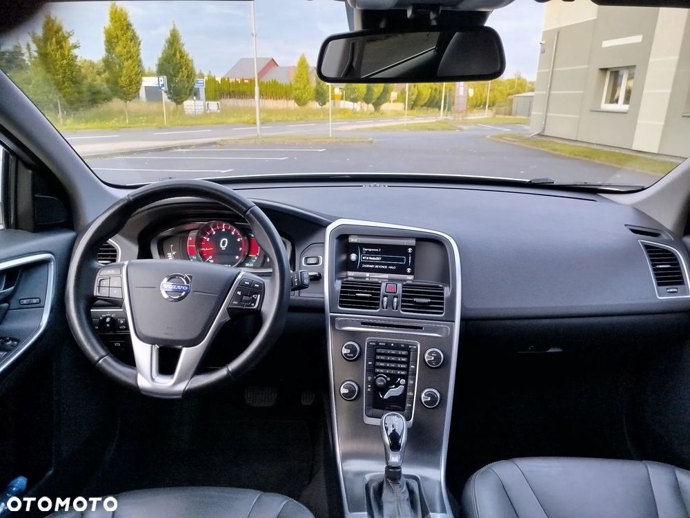 Volvo XC 60 T5 Ocean Race - 8