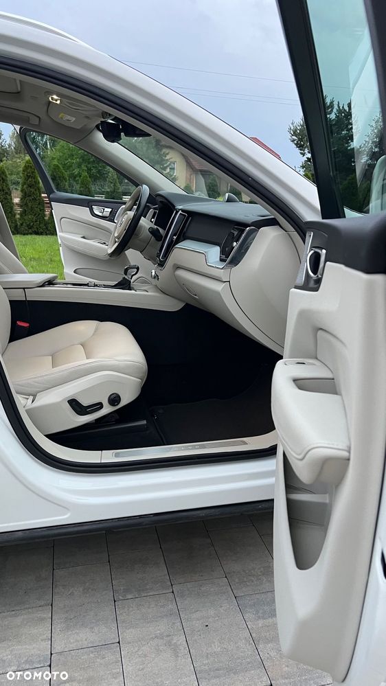 Volvo XC 60 T6 AWD Geartronic Momentum - 8