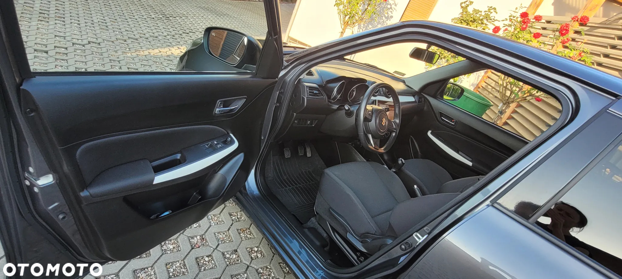 Suzuki Swift 1.2 Premium Plus - 6