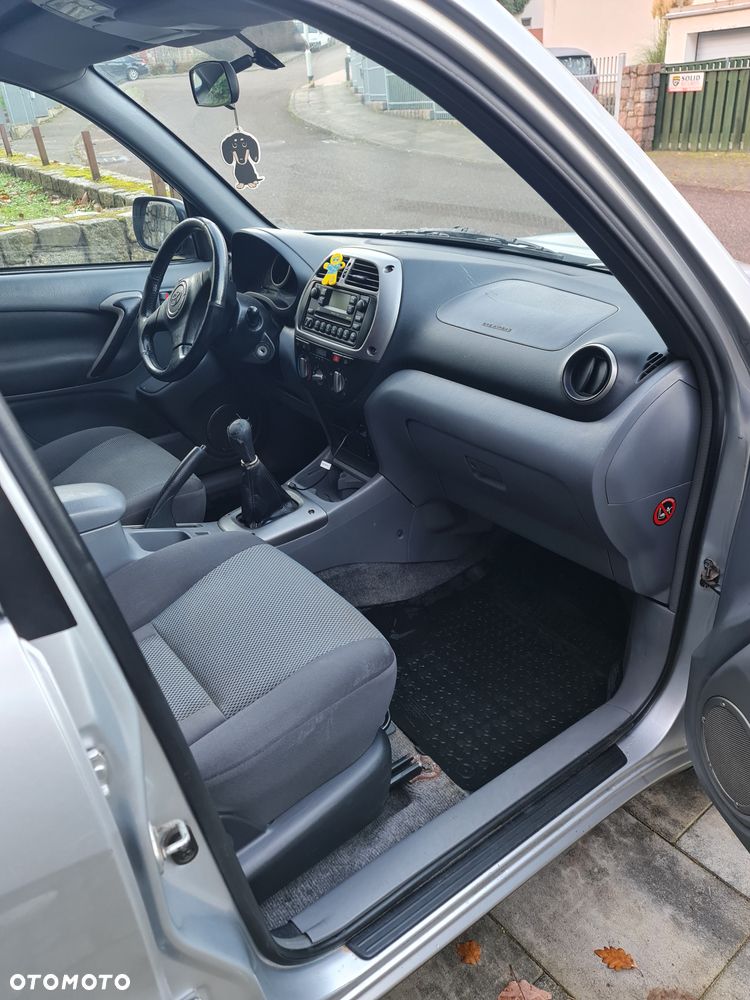 Toyota RAV4 D-4D 4x4 - 7