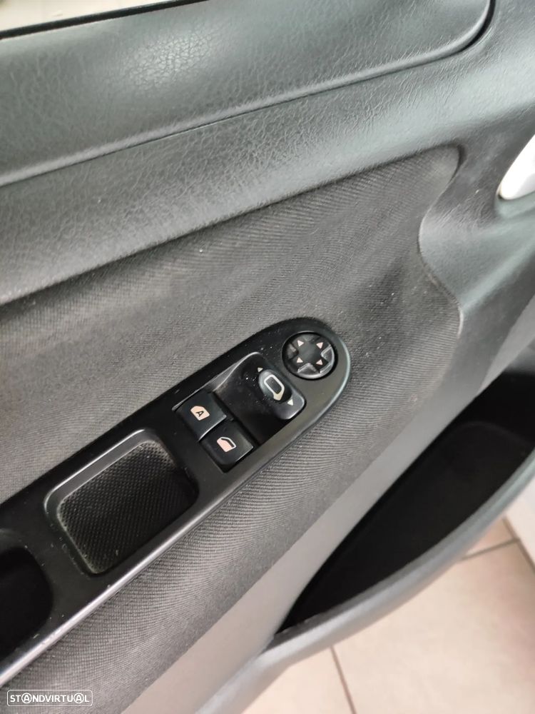 Peugeot 207 1.4 HDi Urban - 20