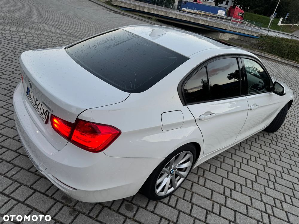 BMW Seria 3 328i Sport-Aut Modern Line - 24
