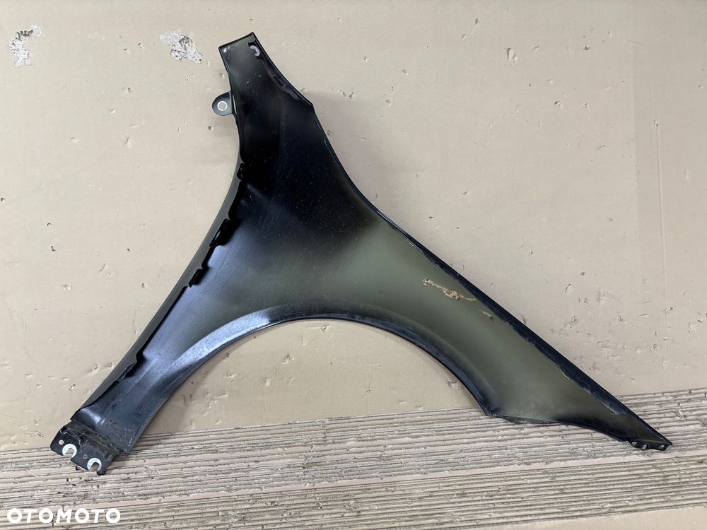 Mercedes CLA 118 błotnik lewy - 2
