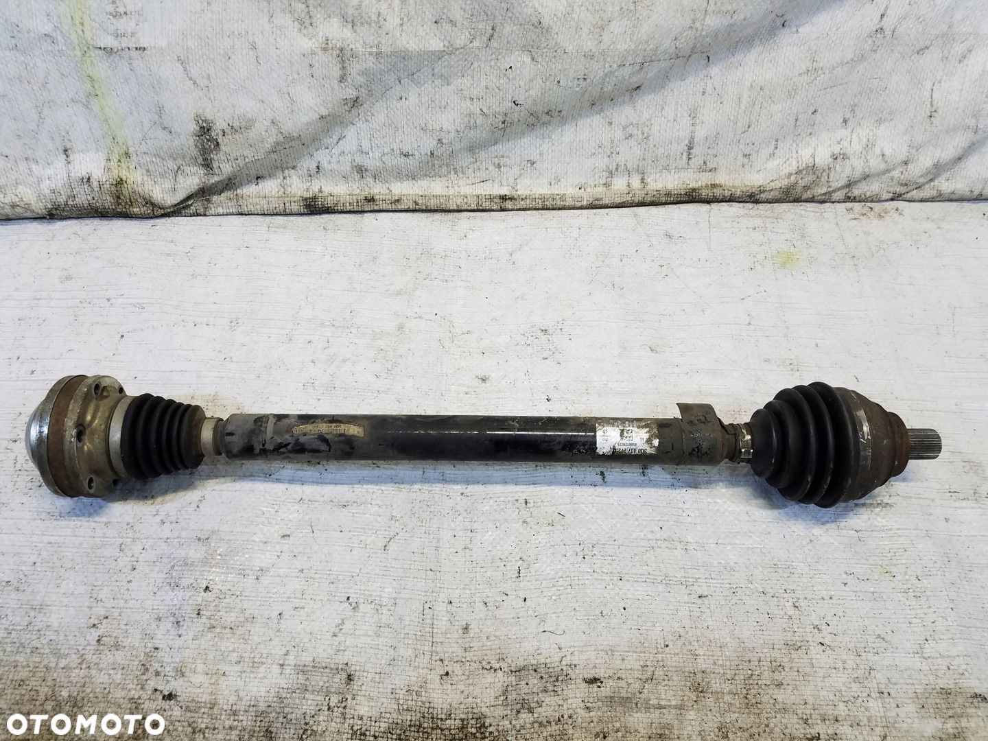 PÓŁOŚ PRZÓD PRAWA DŁUGA VW PASSAT B8 2.0 TDI 3Q0407272C - 2