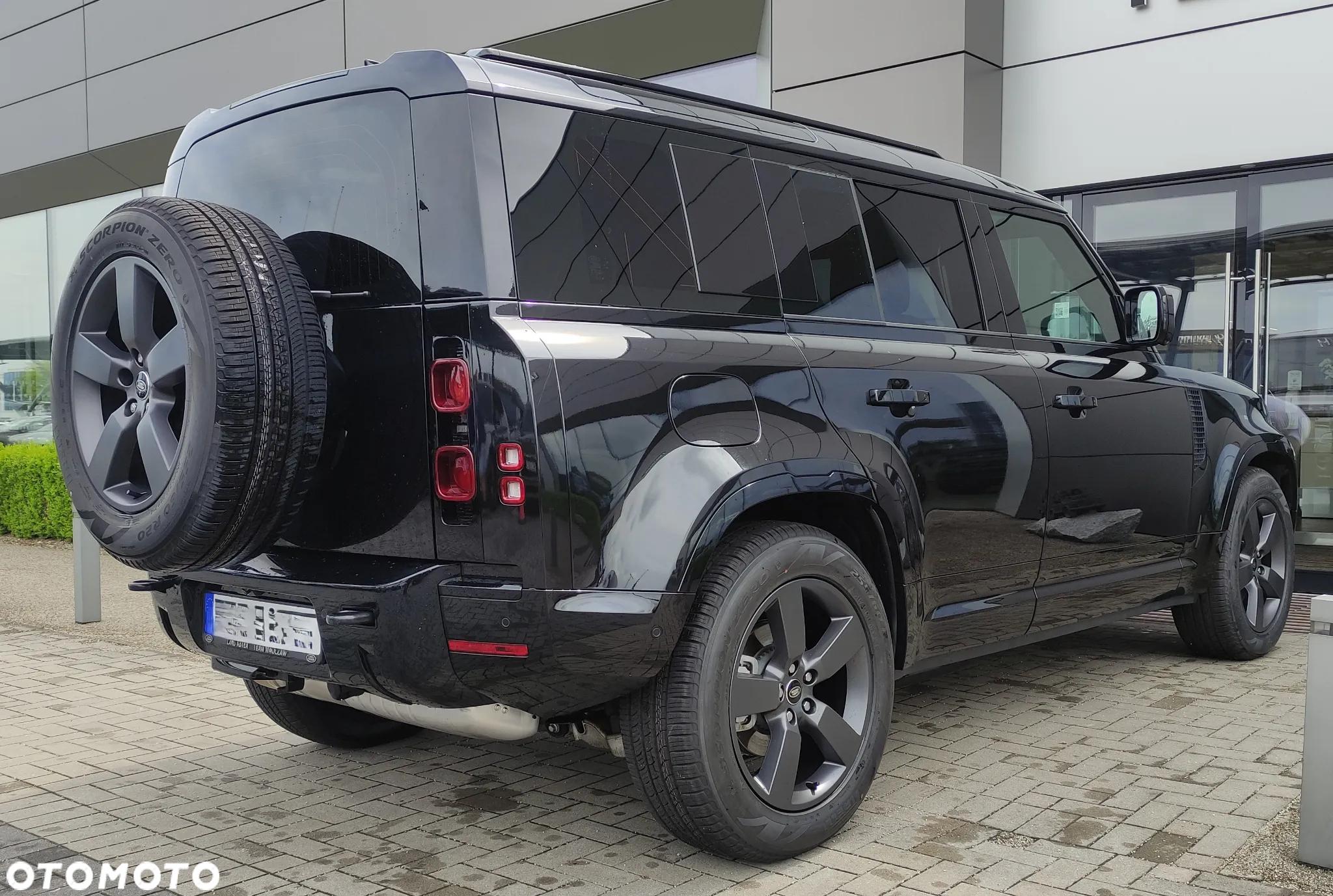 Land Rover Defender - 18