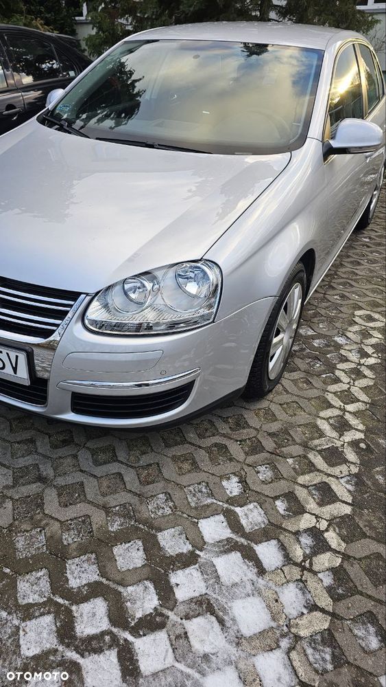 Volkswagen Jetta - 3