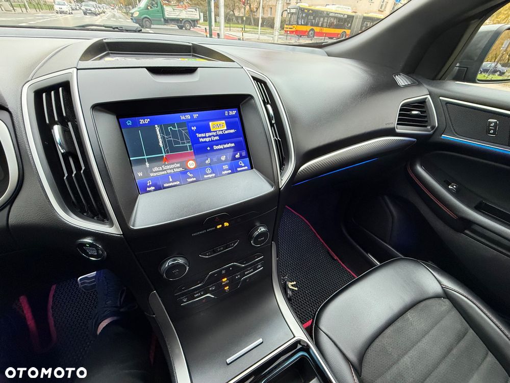 Ford Edge - 32