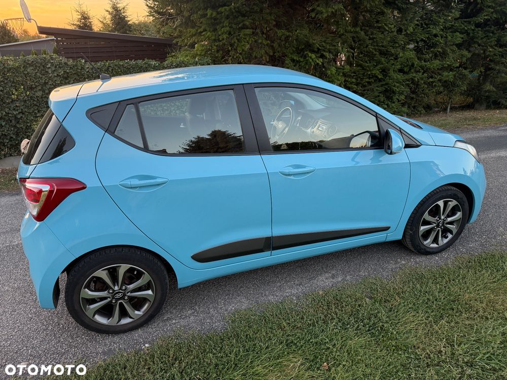 Hyundai i10 1.0 Fifa World Cup Edition - 6