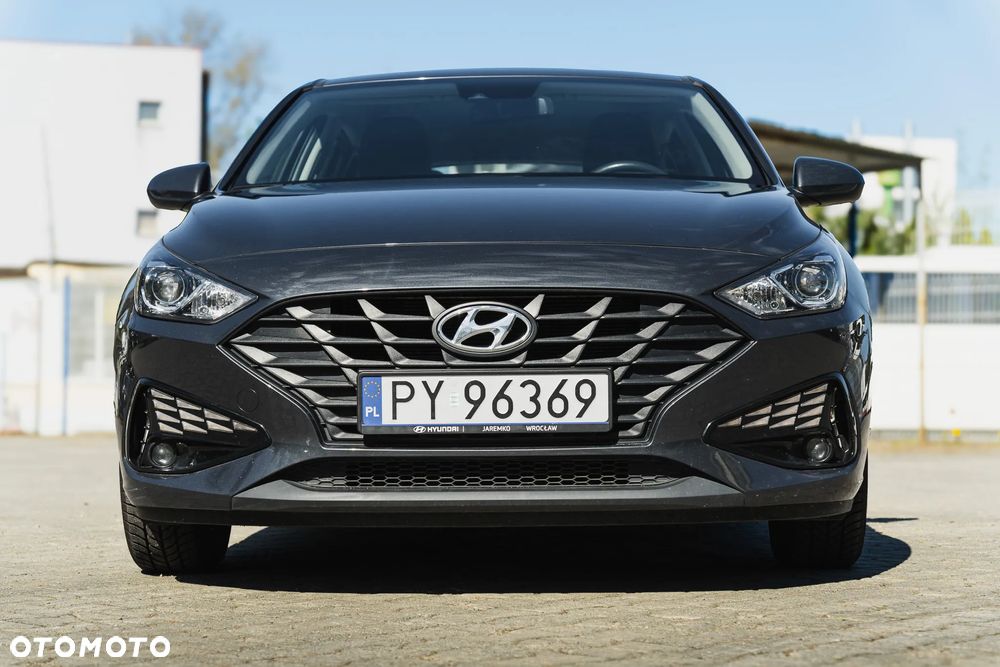 Hyundai i30 1.5 DPI Classic + - 10