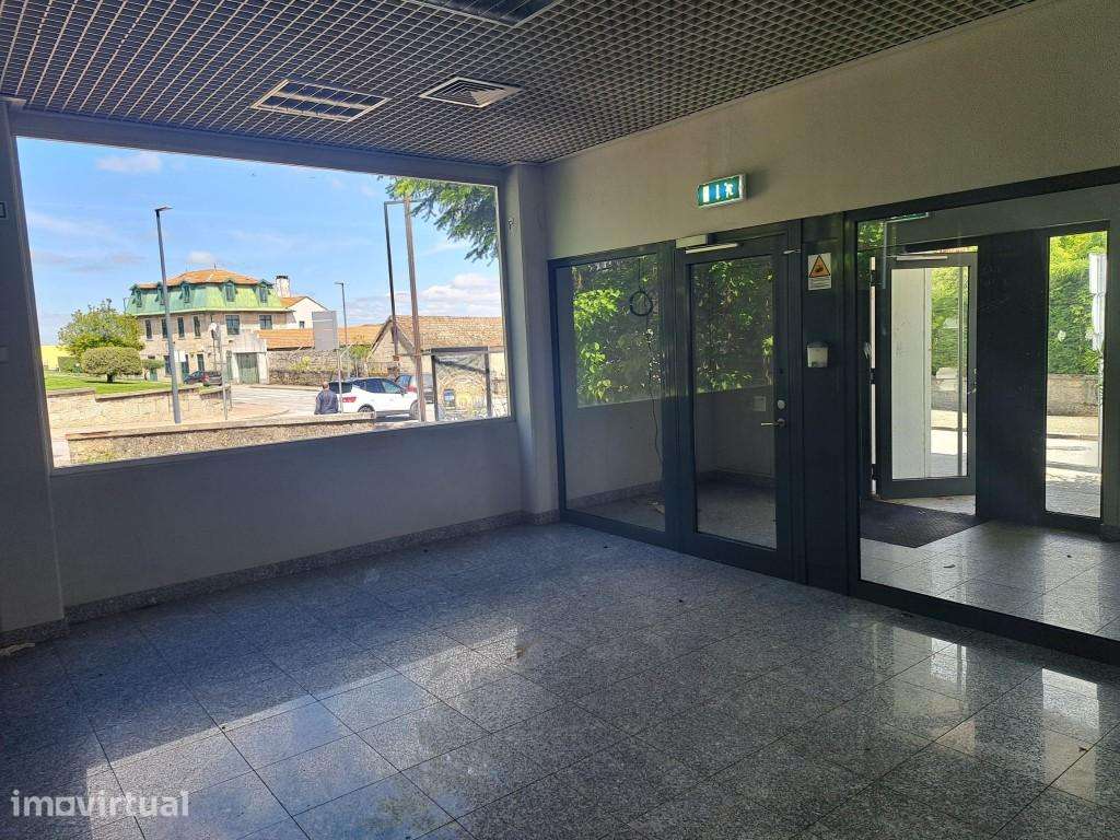 Imóvel Comercial em Carrazeda de Ansiães - Grande imagem: 2/24