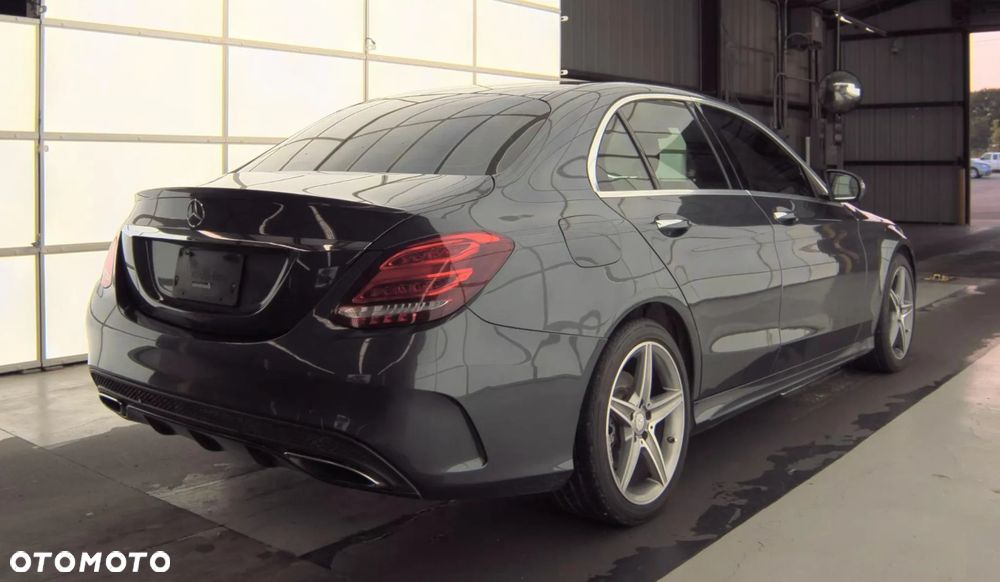 Mercedes-Benz Klasa C 300 7G-TRONIC AMG Line - 5