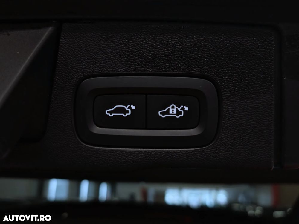 Volvo XC 60 T6 AWD Recharge Geartronic Inscription Expression - 19