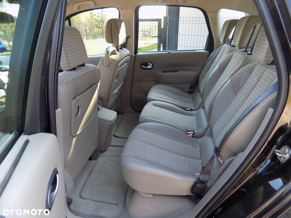 Renault Scenic 1.6 16V Luxe Privilege - 29