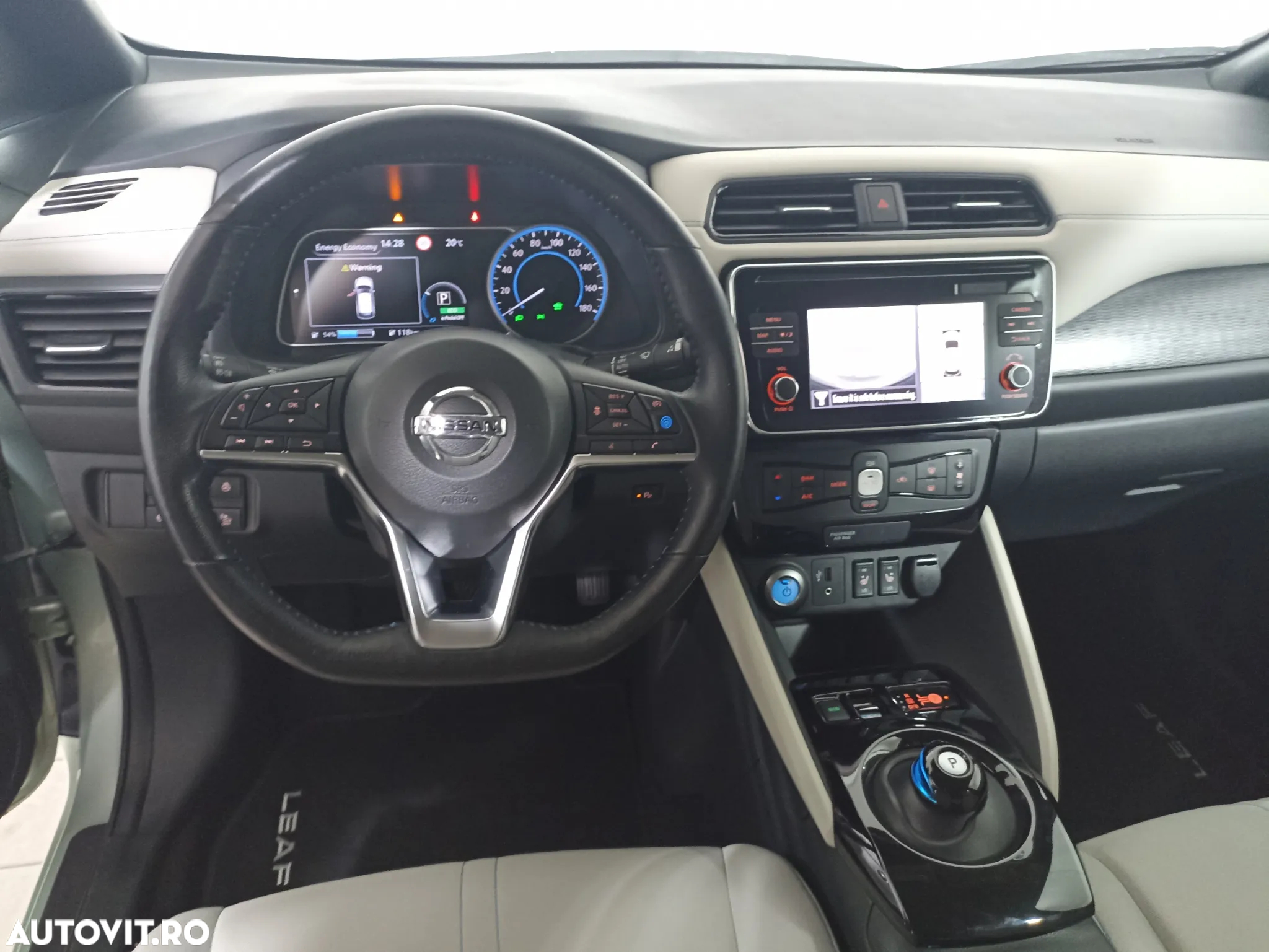 Nissan LEAF N-Connecta - 10