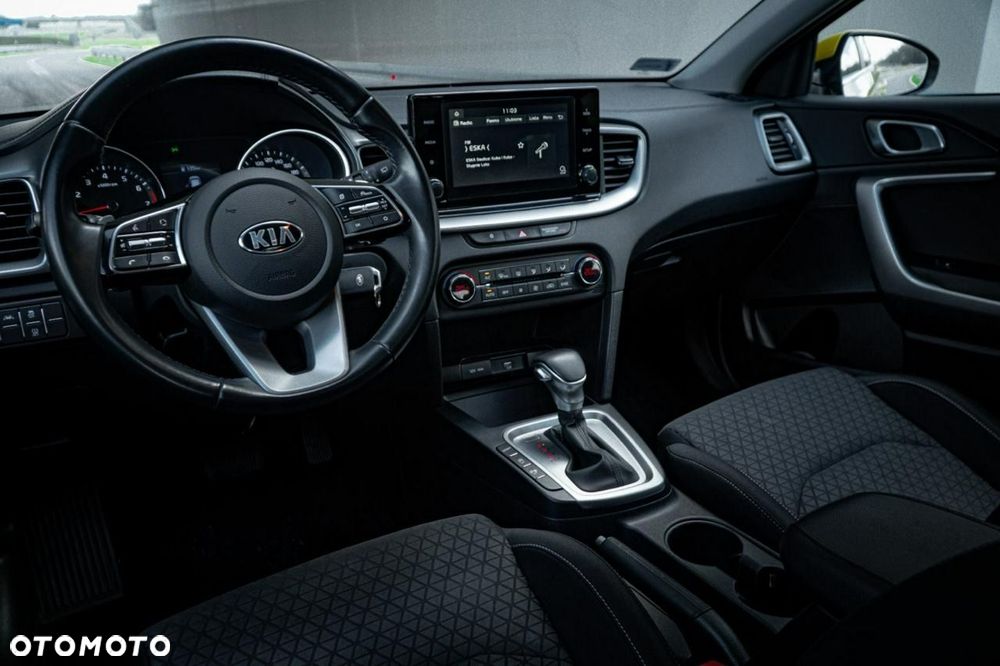 Kia XCeed - 30