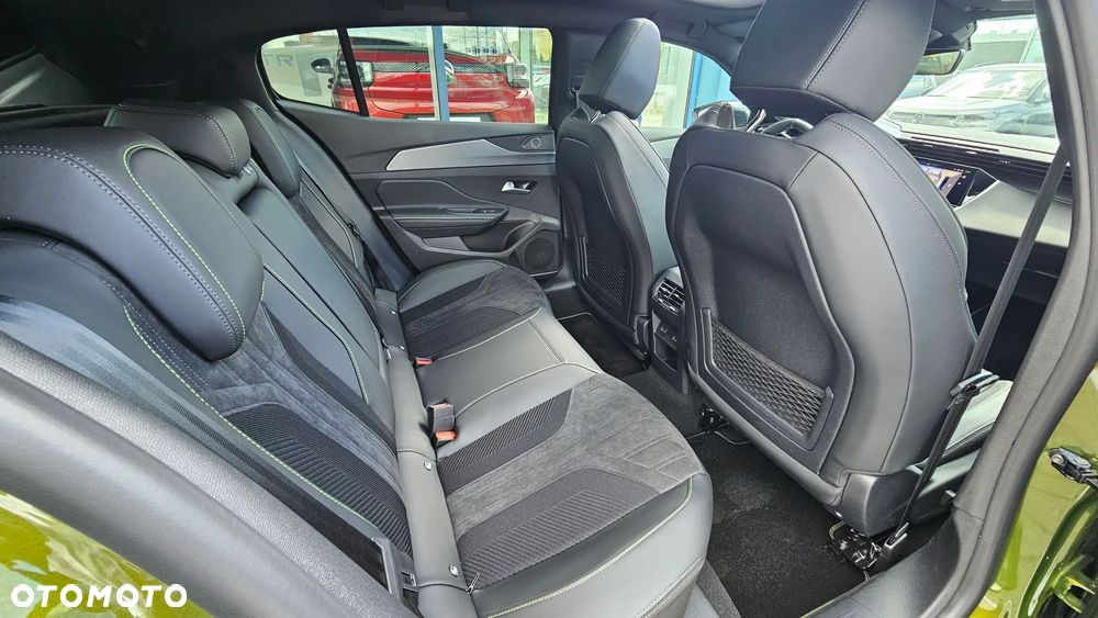 Peugeot 408 - 17