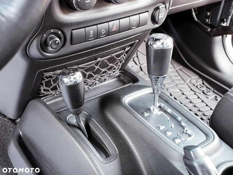 Jeep Wrangler - 38