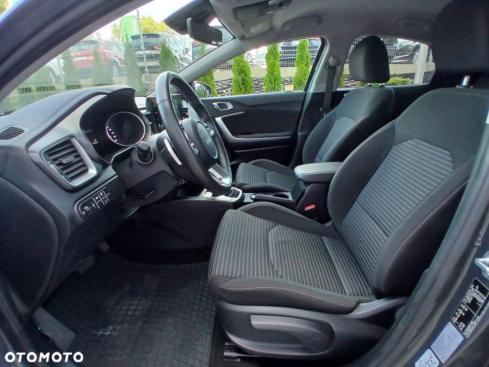 Kia XCeed - 13