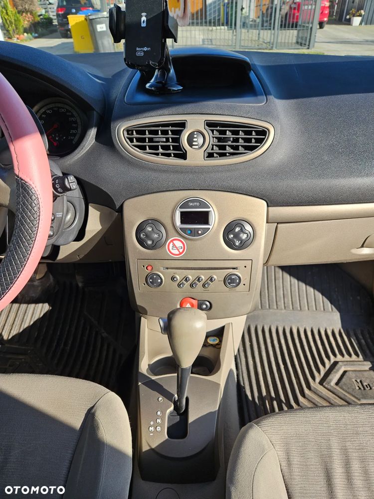 Renault Clio - 20