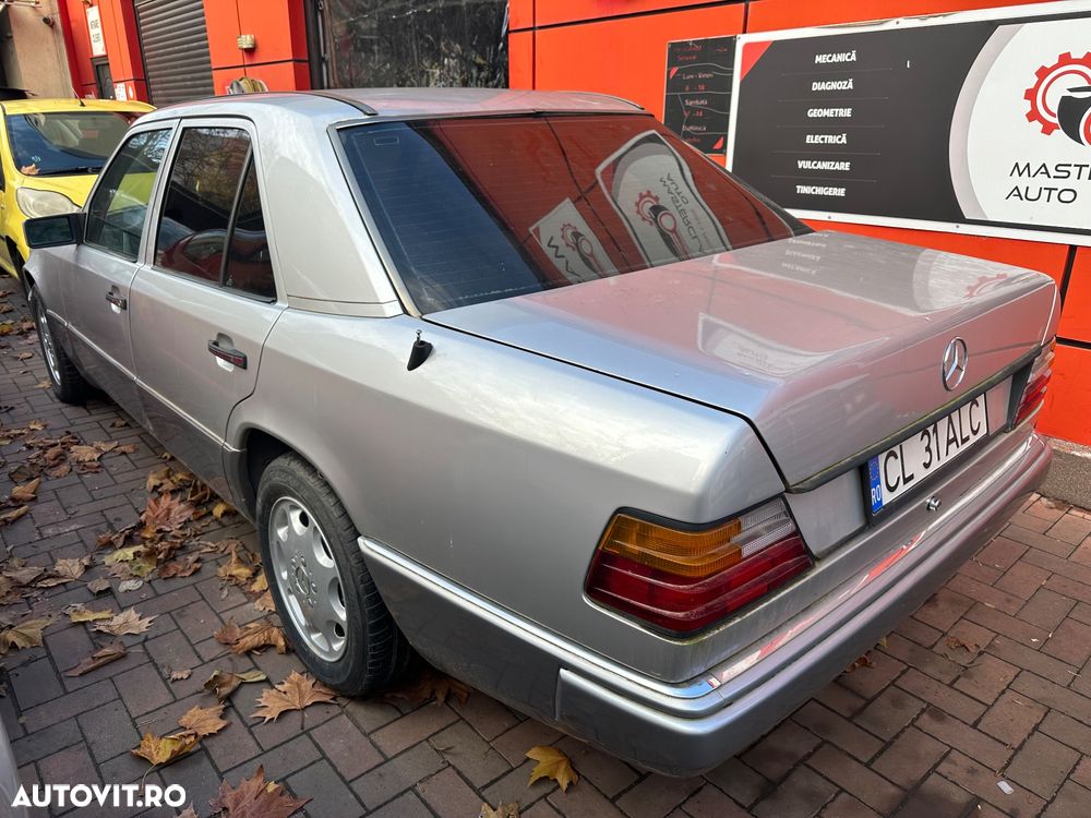 Dezmembrez Mercedes w124 3.0 benzina - 4