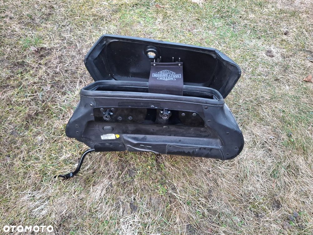 Kufer prawy Harley Davidson Softail FLHC Heritage Milwaukee 90201436 - 2