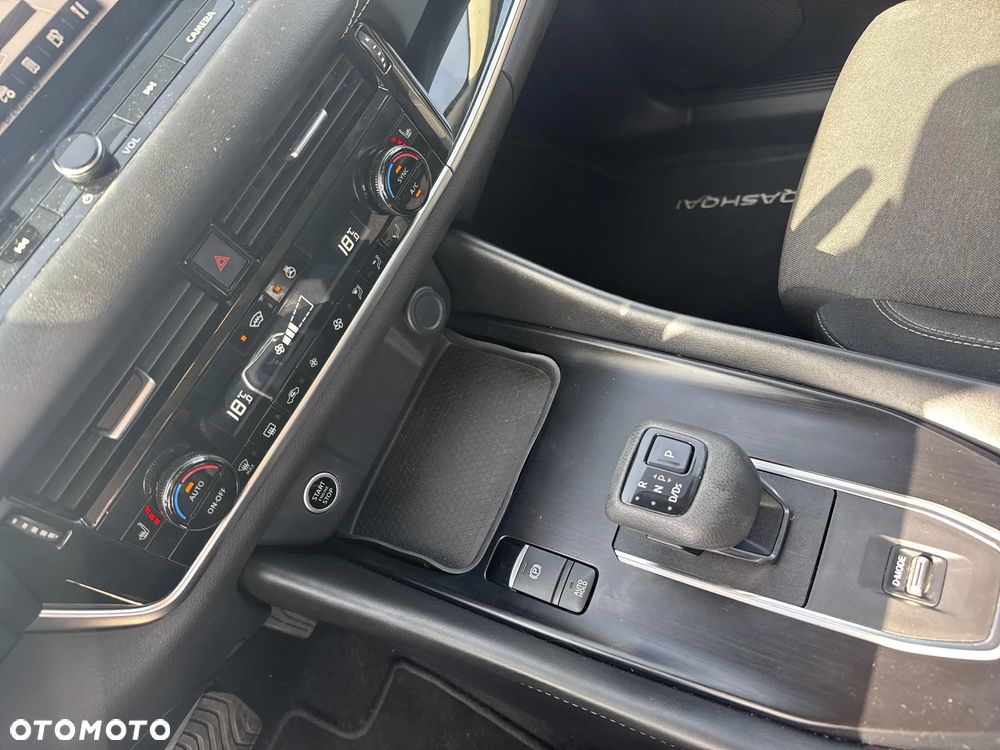 Nissan Qashqai 1.3 DIG-T N-Connecta DCT - 17