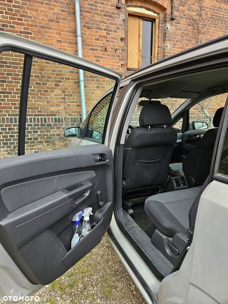 Opel Zafira 1.9 CDTI Cosmo - 8