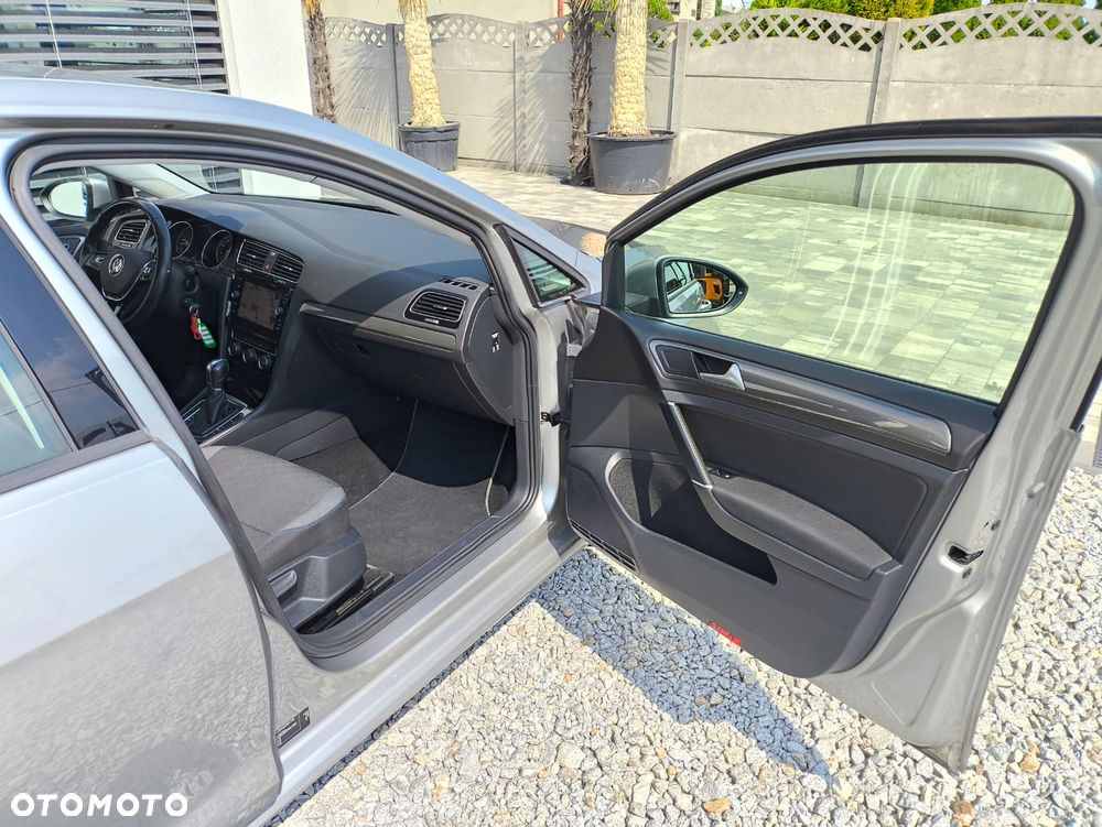 Volkswagen Golf - 16