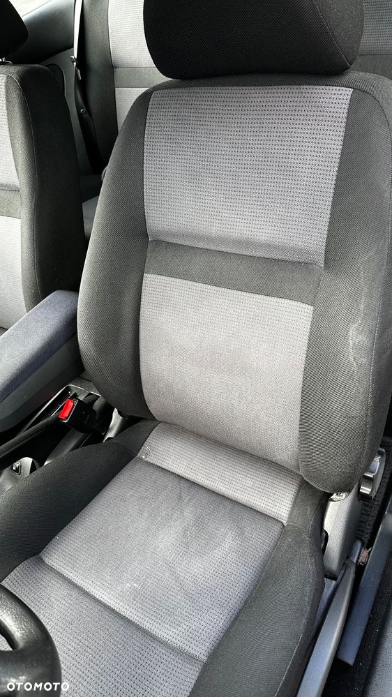 Volkswagen Golf - 25