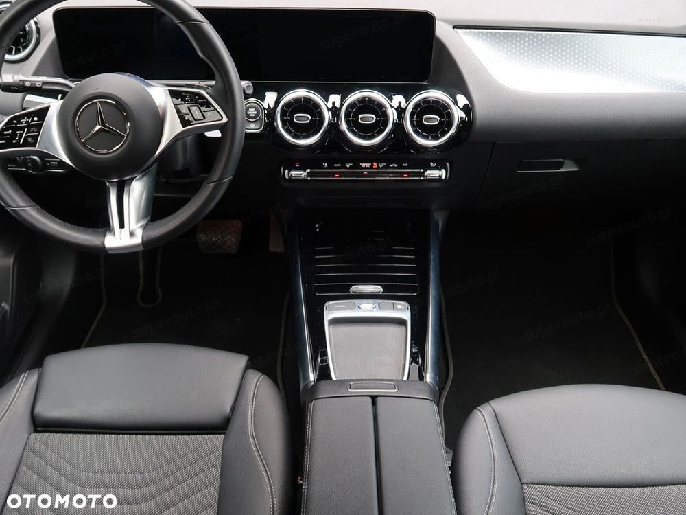 Mercedes-Benz GLA 200 Progressive - 11