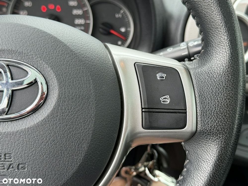 Toyota Yaris 1.33 Premium EU6 - 13