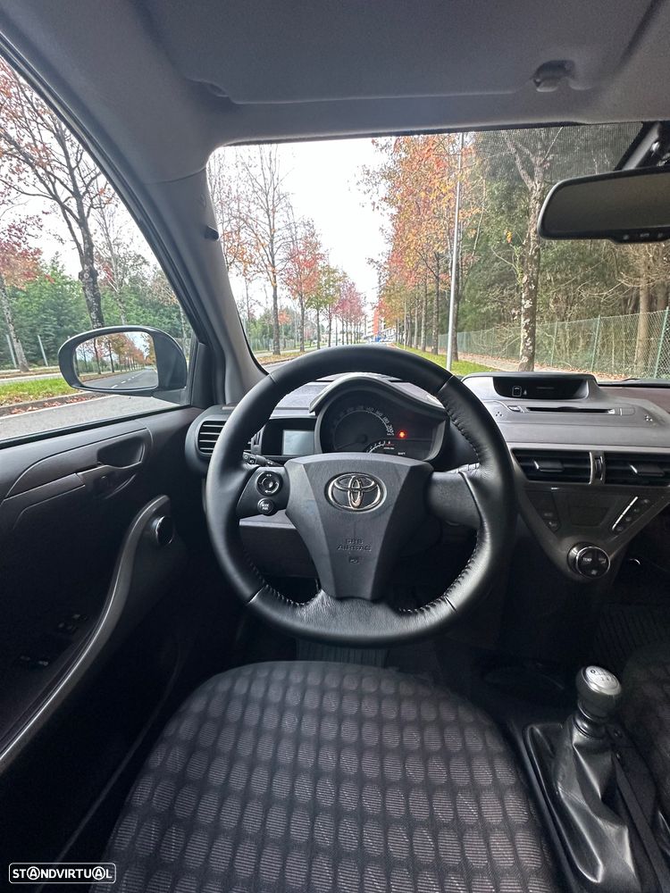 Toyota iQ 1.4 D-4D 2 - 7