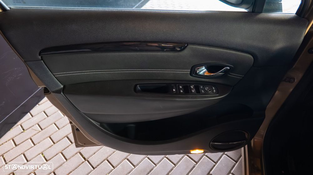 Renault Grand Scénic 1.6 dCi Bose Edition SS - 11