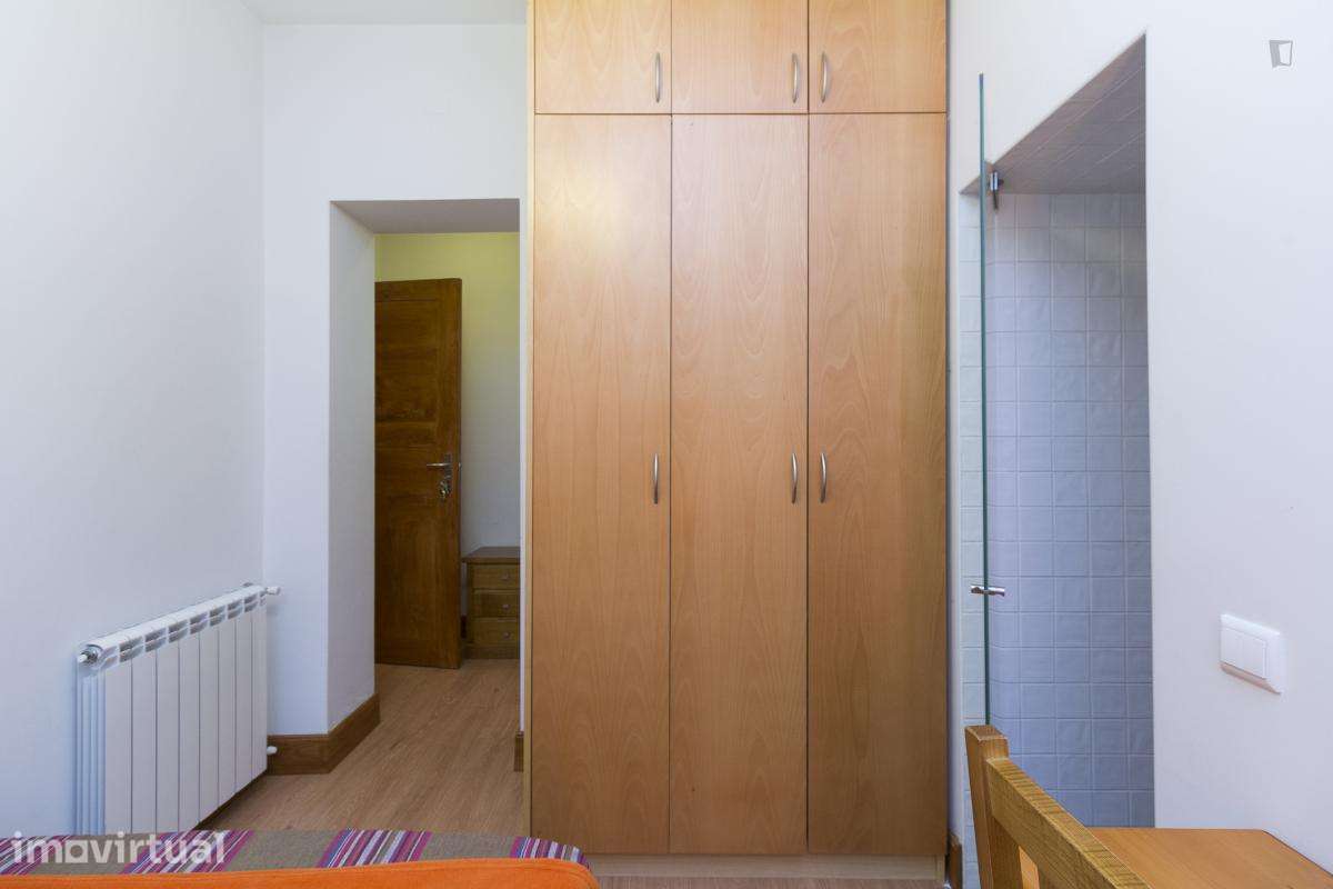 Quarto - localizado em Cidral Coimbra - Grande imagem: 3/12