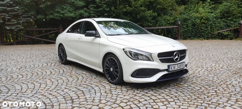 Mercedes-Benz CLA 180 AMG Line - 1