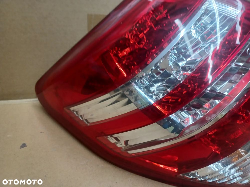 LAMPA TYLNA LEWA TOYOTA RAV4 III LIFT - 5