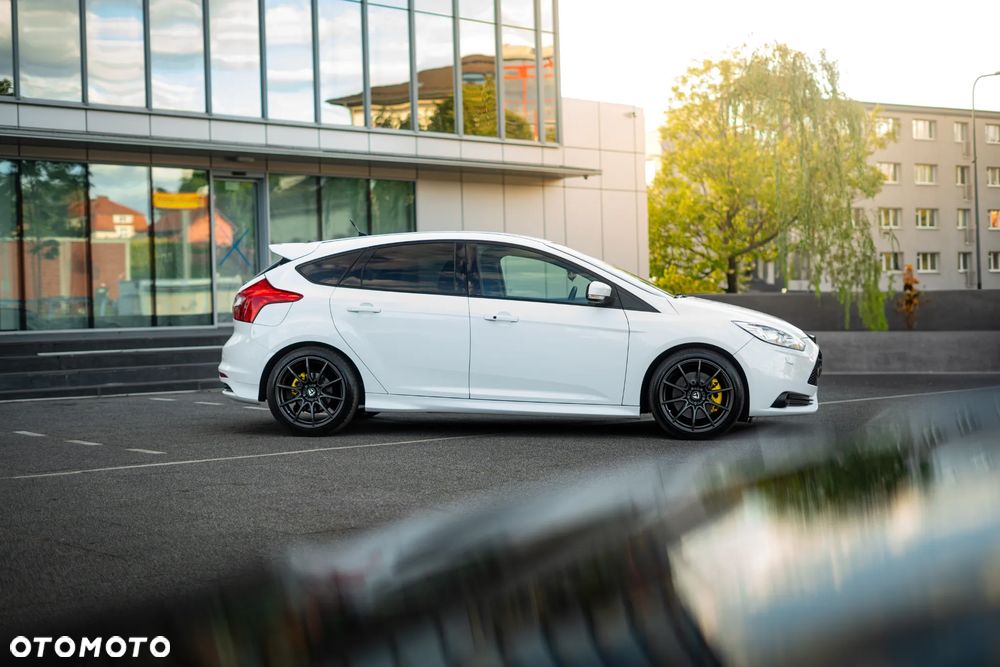 Ford Focus 2.0 EcoBoost ST - 4