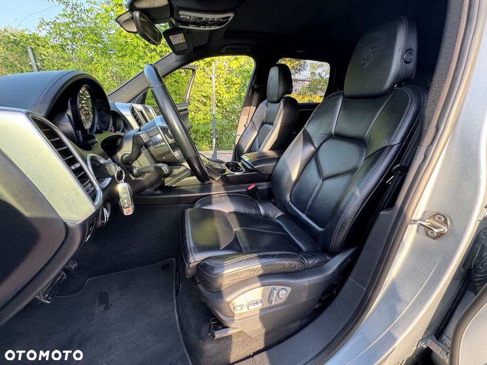 Porsche Cayenne - 27