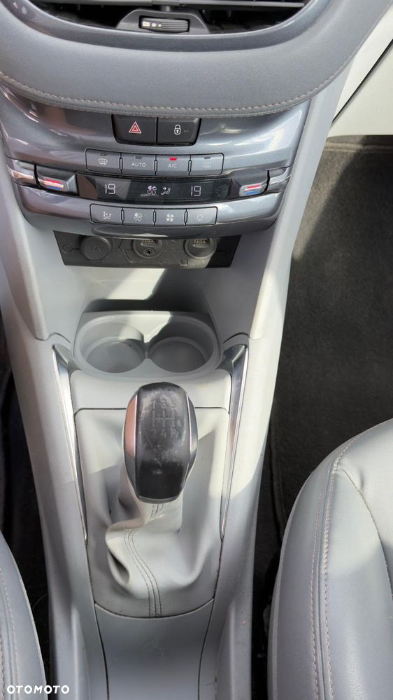 Peugeot 208 1.6 VTi Allure - 16