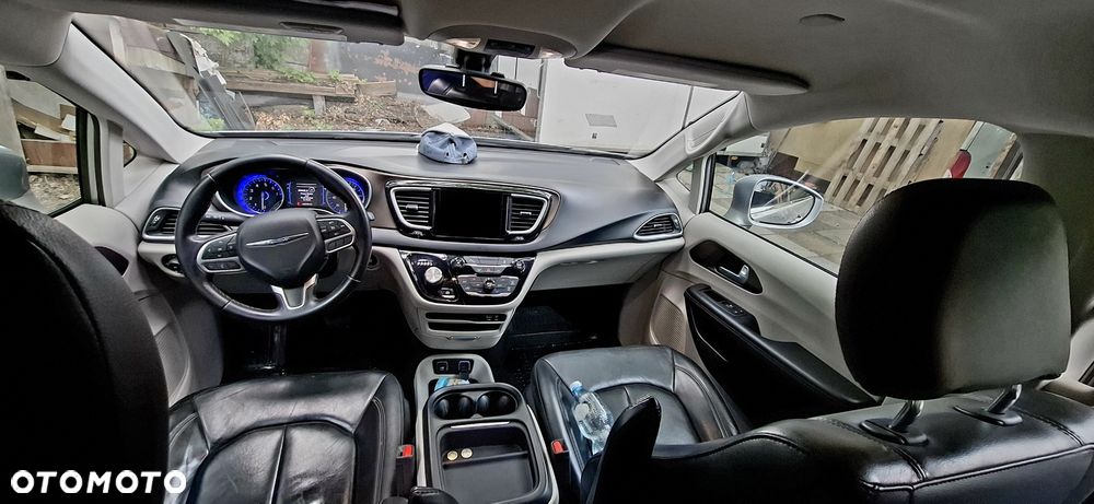 Chrysler Pacifica 2017 photo 4